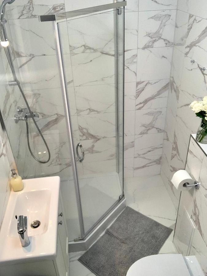 Hotel, Apartament Pod Zlotym Lwem W Samym Centrum Miasta Z Darmowym Parkingiem VII Klodzko Bagian luar foto