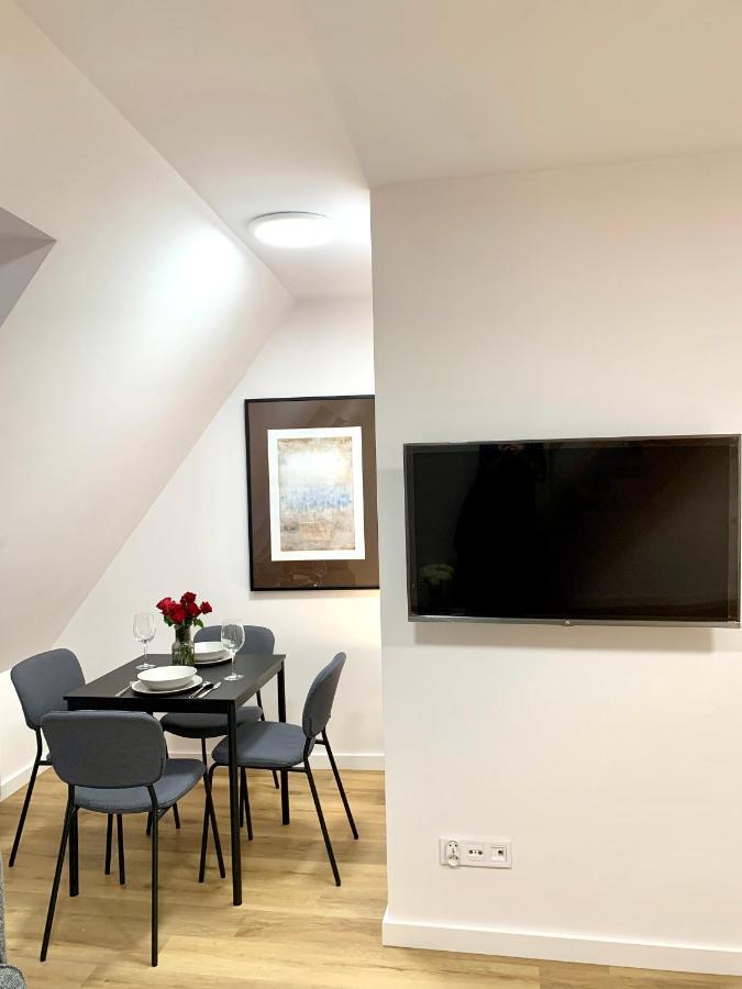 Hotel, Apartament Pod Zlotym Lwem W Samym Centrum Miasta Z Darmowym Parkingiem VII Klodzko Bagian luar foto